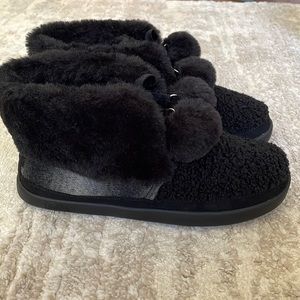 TOMS Pompom Ankle Booties